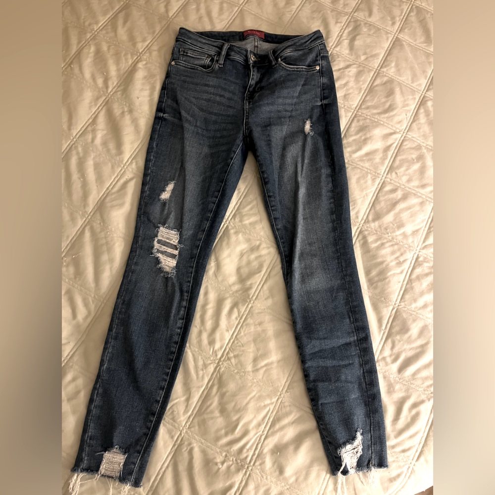 Guess Women’s Dark Blue Distressed Skinny Jeans Size 28